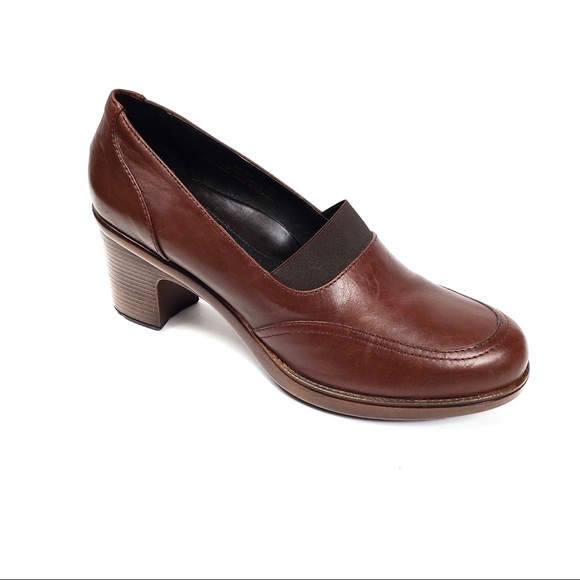 dansko heels pumps
